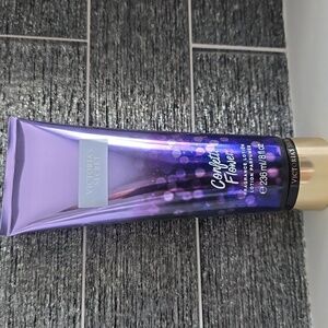 NEW Victoria’s Secret Vintage Confetti Flower Fragrance Lotion 8 fl oz
